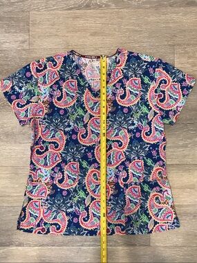Divine Stretch Scrub V Neck Navy Paisley